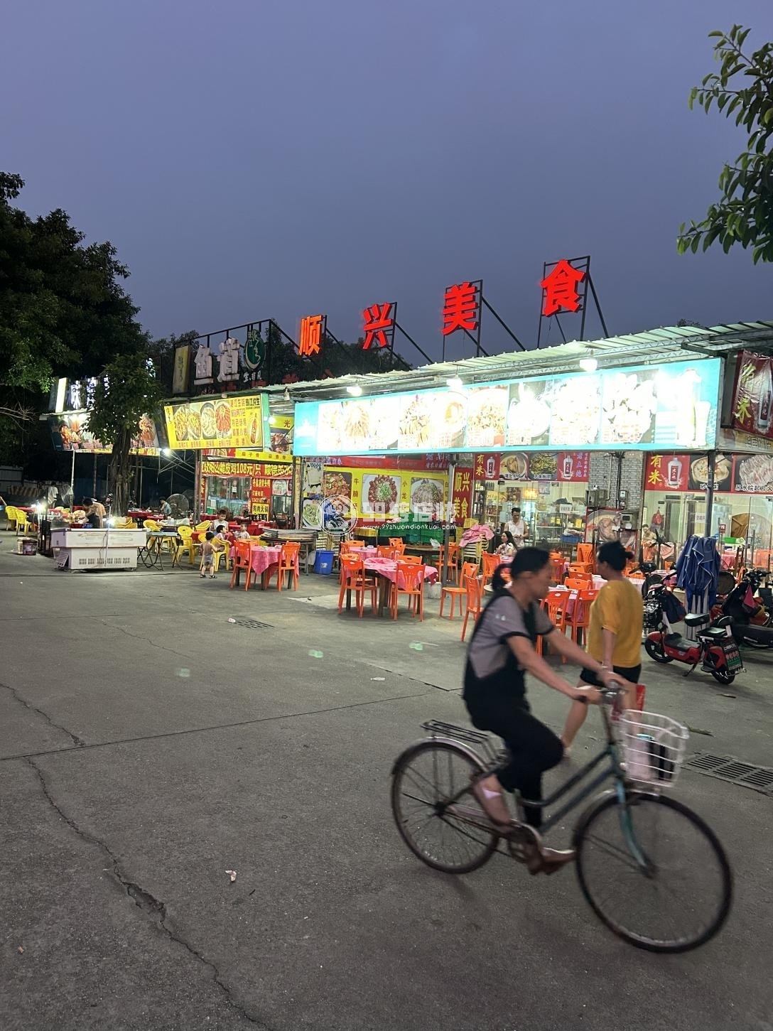 禪城杏頭商業(yè)美食街大排檔轉(zhuǎn)讓